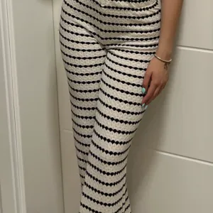 Komplet (top i pantalone)