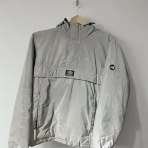 Reflektujuca pull&bear jakna
