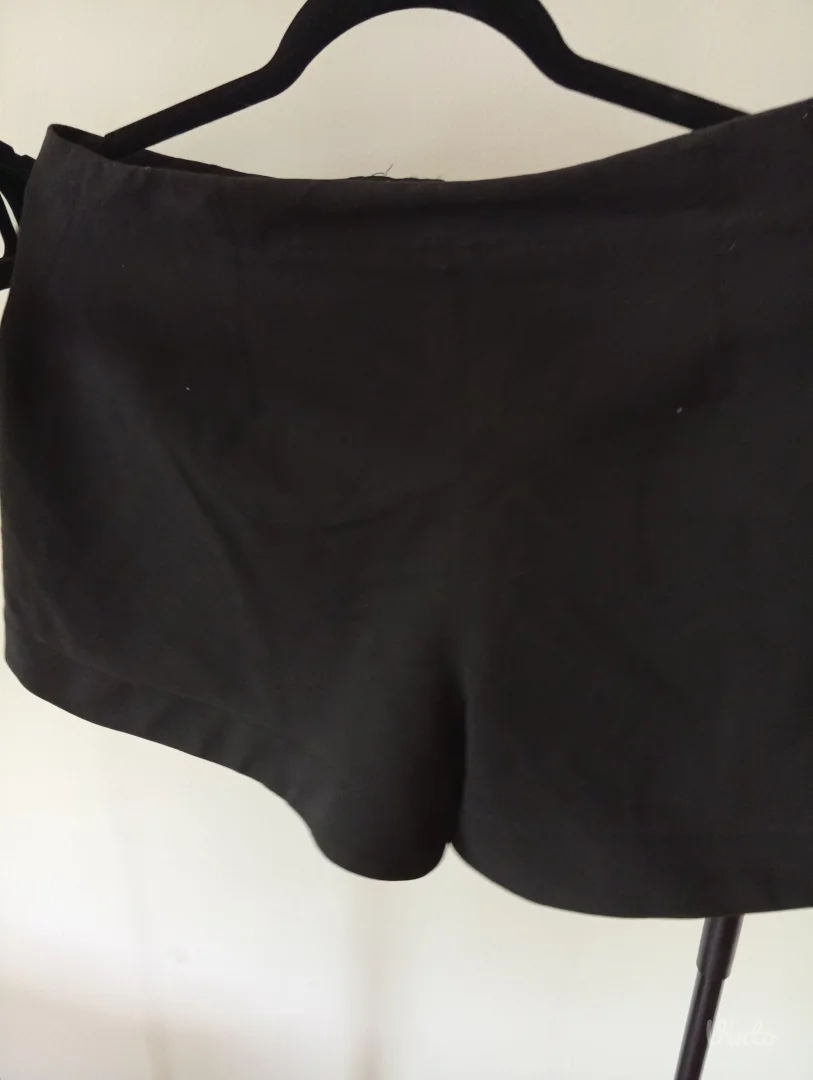 ZARA šorts- suknja M veličina