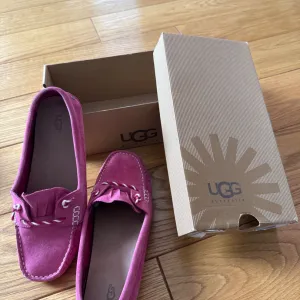 UGG MOKASINE ORIGINAL