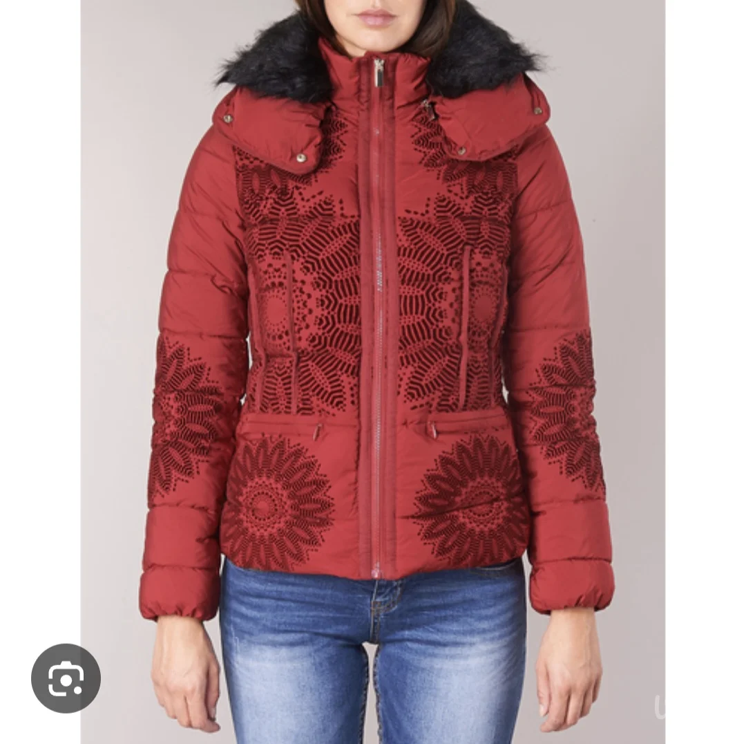 Desigual crvena jaknica