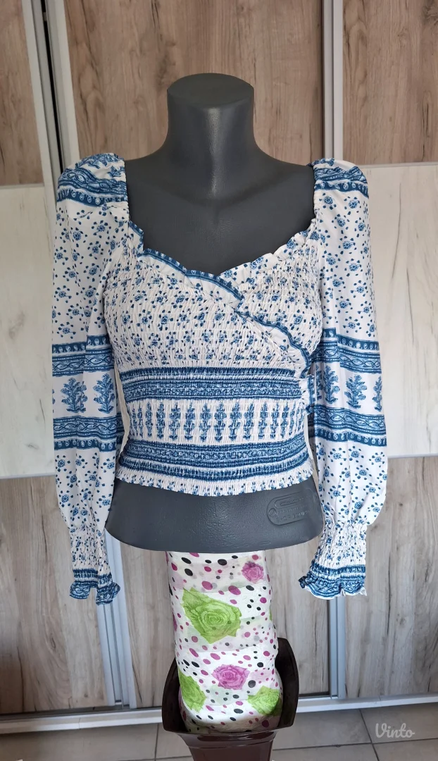 Cvetni Top Puf Rukavi