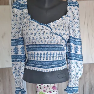 Cvetni Top Puf Rukavi