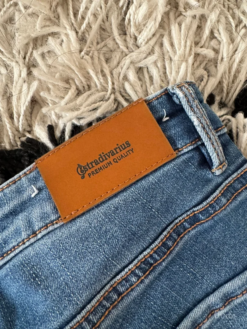 STRADIVARIUS skinny farmerke – Low Waist – 34