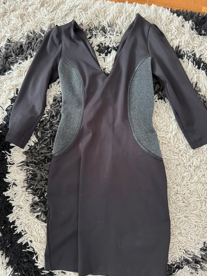 Atraktivna haljina za IZLASKE – Power look – Top stanje