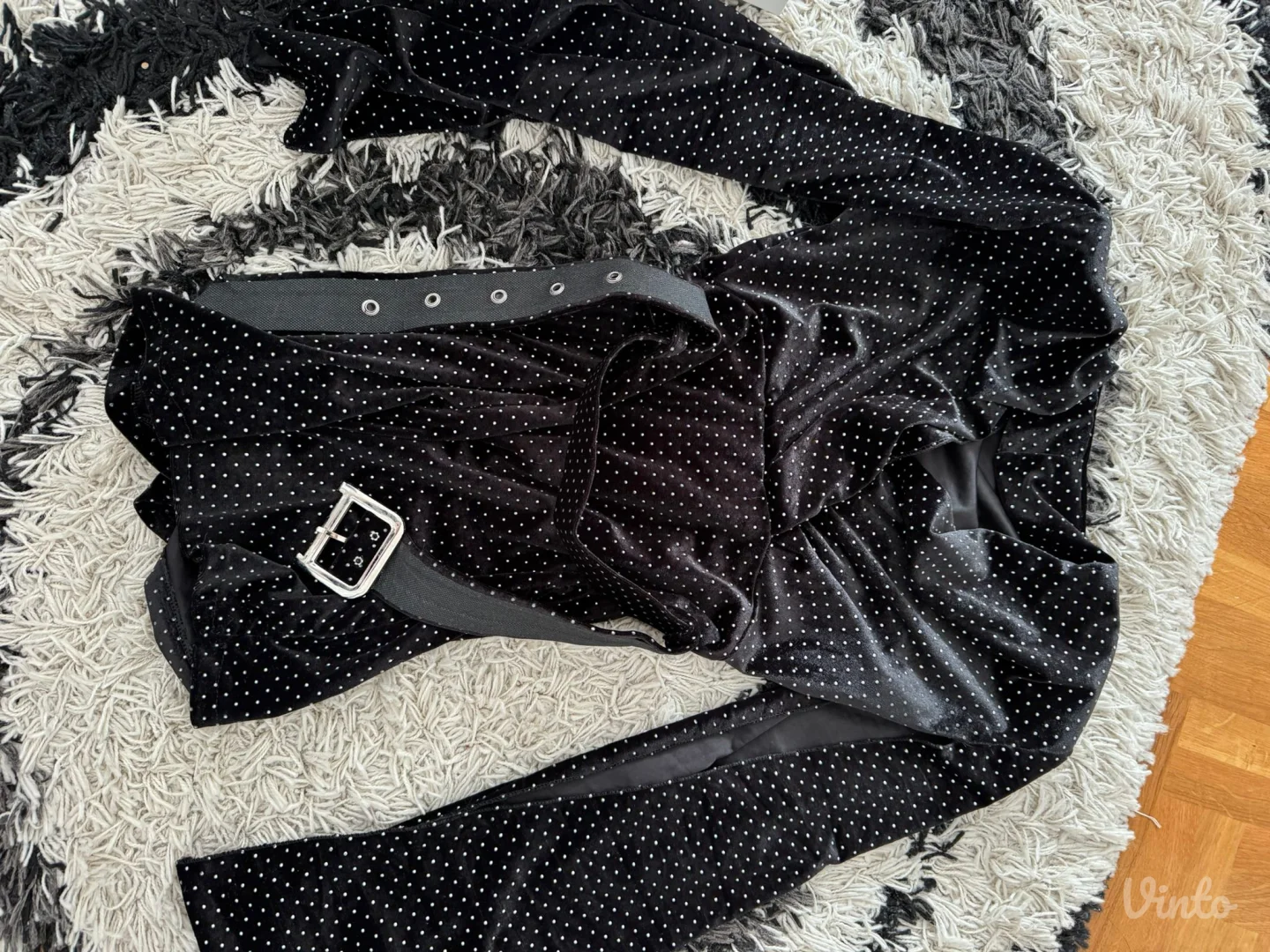 Elegantan CRNI kombinezon – Premium kroj