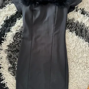 MAGNUM kratka crna haljina