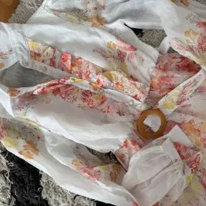 NOVO! Romantična cvetna haljina sa pojasom – Nikad nošena!