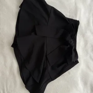 Zara- skort