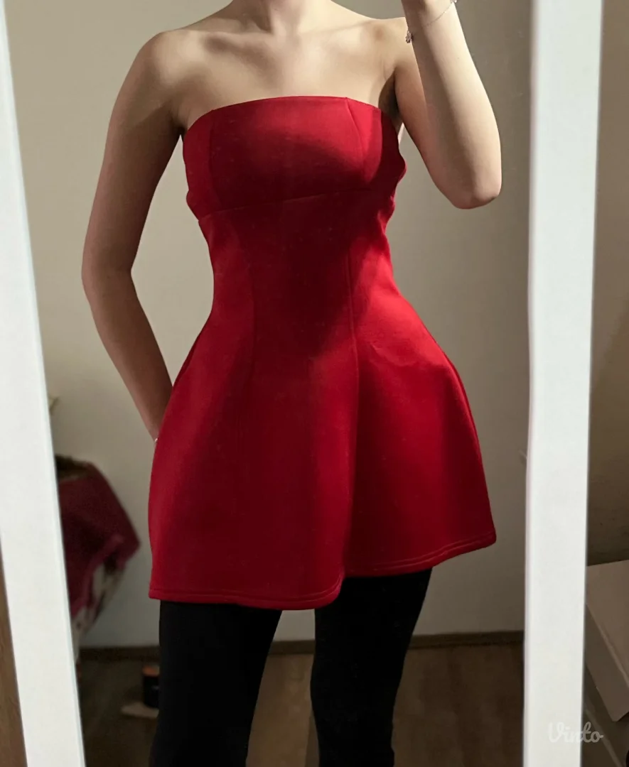 crvena haljina