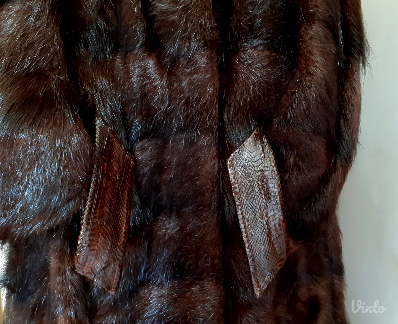 Prelepa bunda, nutrija i koža ALIGATORA, NENOŠENA