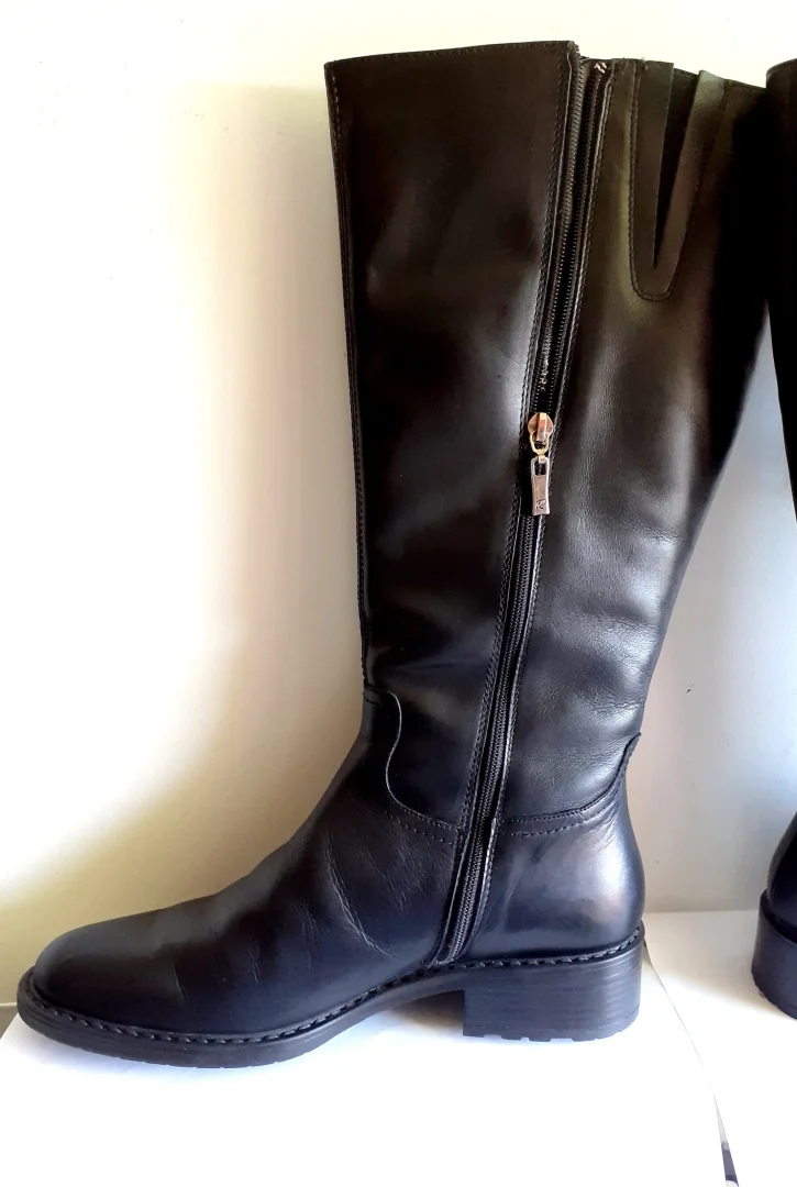 Crne čizme, tip bajkerske, PRAVA KOŽA, 39