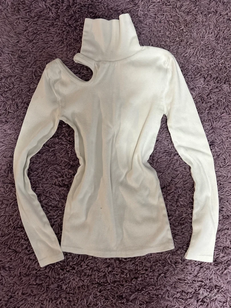 rolka bela sa golim ramenom S/M velicina