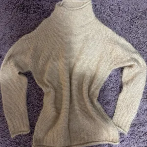 dzemper roze čupavi S/M