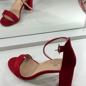 crvene sandale broj 37