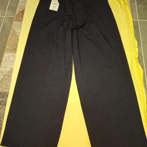 Zara pantalone