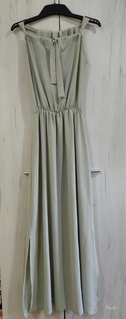 Duga svetlo zelena haljina