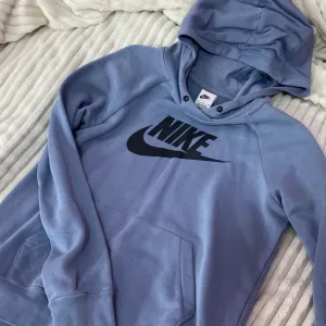 Nike - Zenska dukserica
