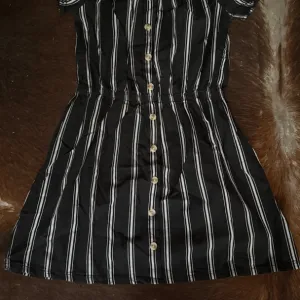 Sinsay - Prugasta haljina S veličina