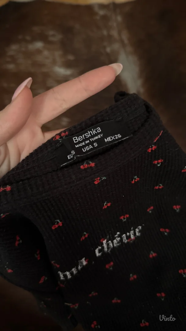 Bershka - Kratka Majica na višnje S