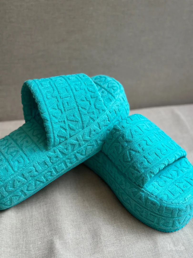 Karl Lagerfeld Veranda Triple Trim Slide