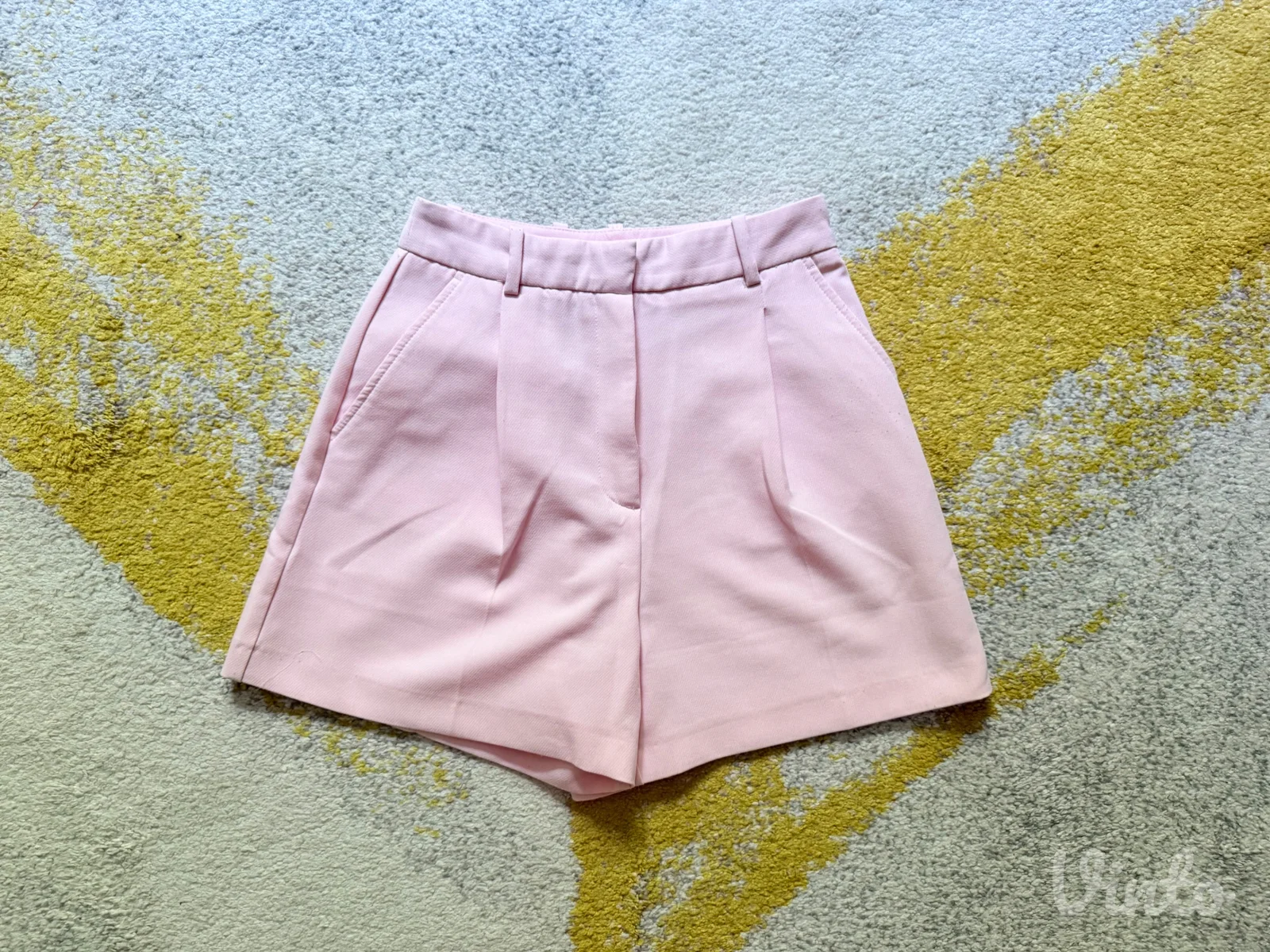 Zara sorts visok struk