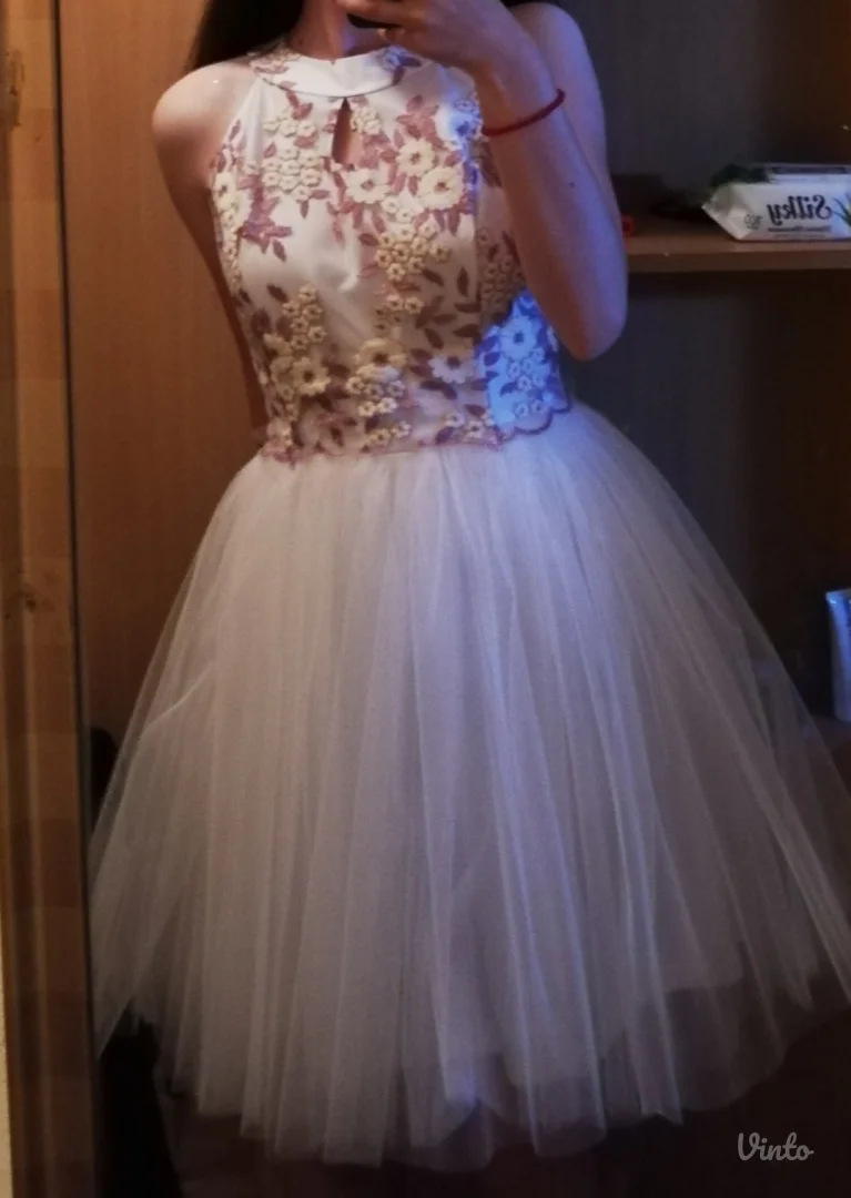 Svecana haljina jednom nosena