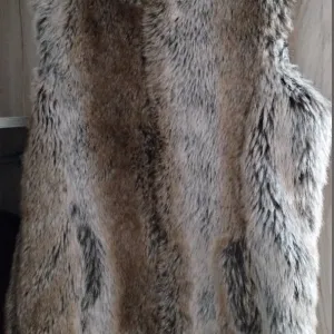 Prsluk od vestackog krzna