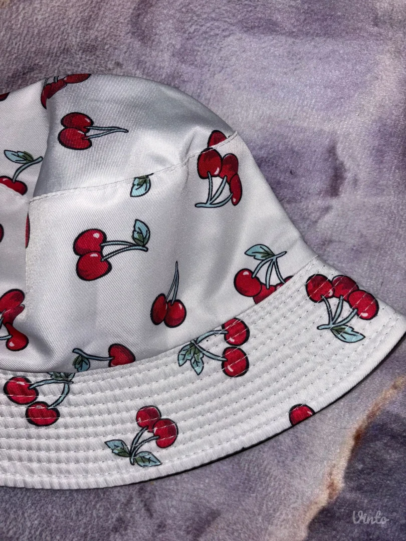 Bucket hat