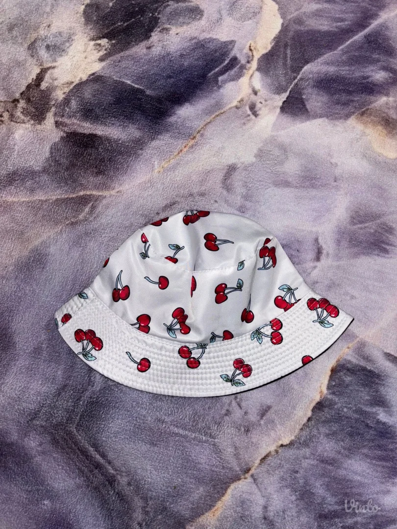 Bucket hat