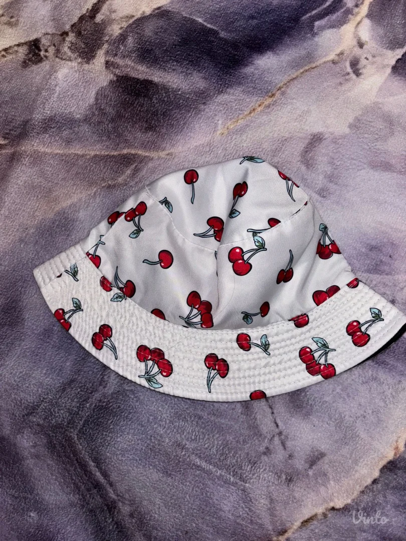 Bucket hat