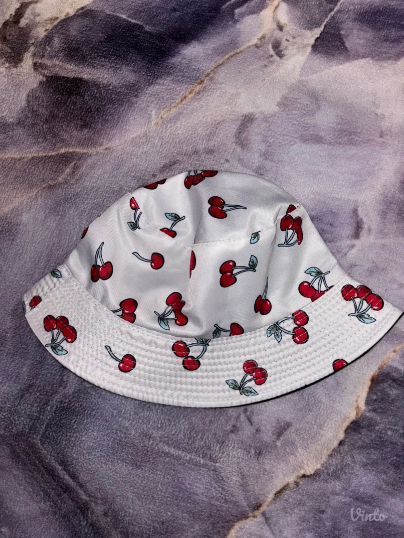 Bucket hat