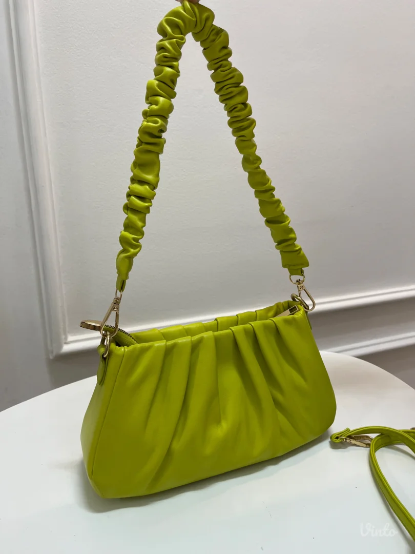 Zelena torbica sa dva kaiša