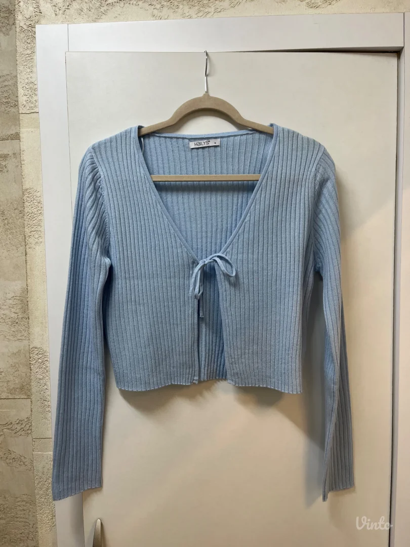 Top dugih rukava na vezivanje