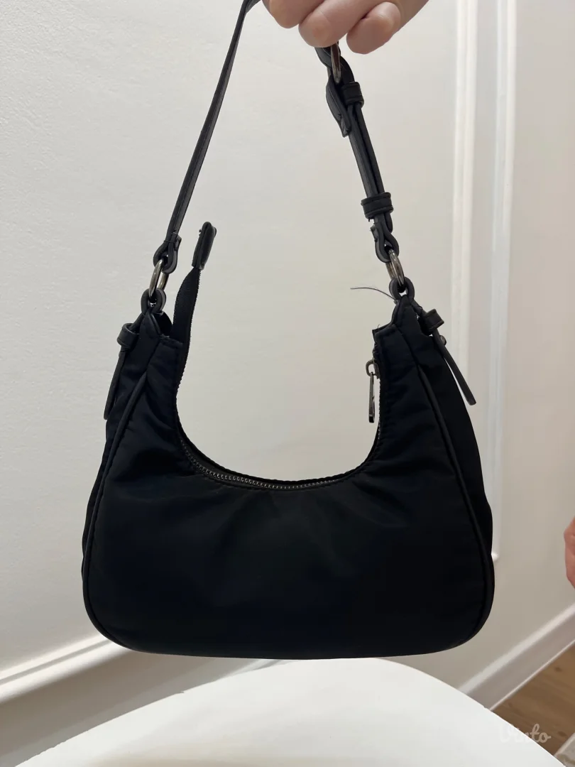 Crna torbica sa cirkonima