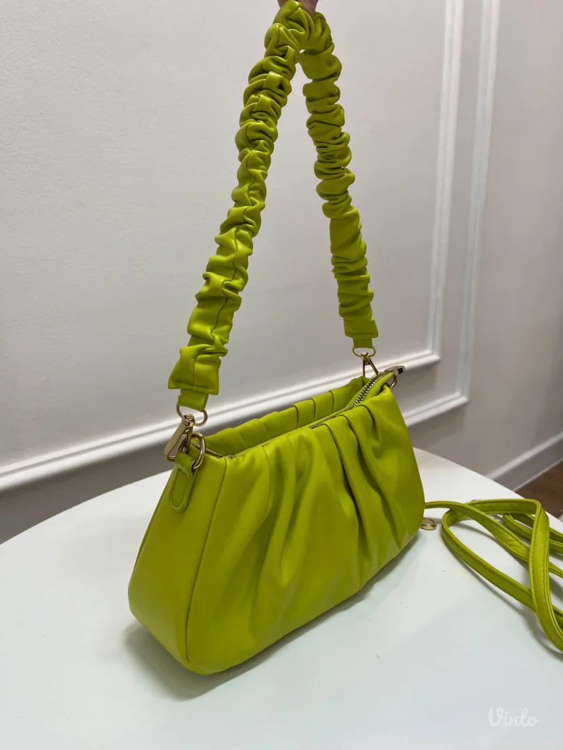 Zelena torbica sa dva kaiša