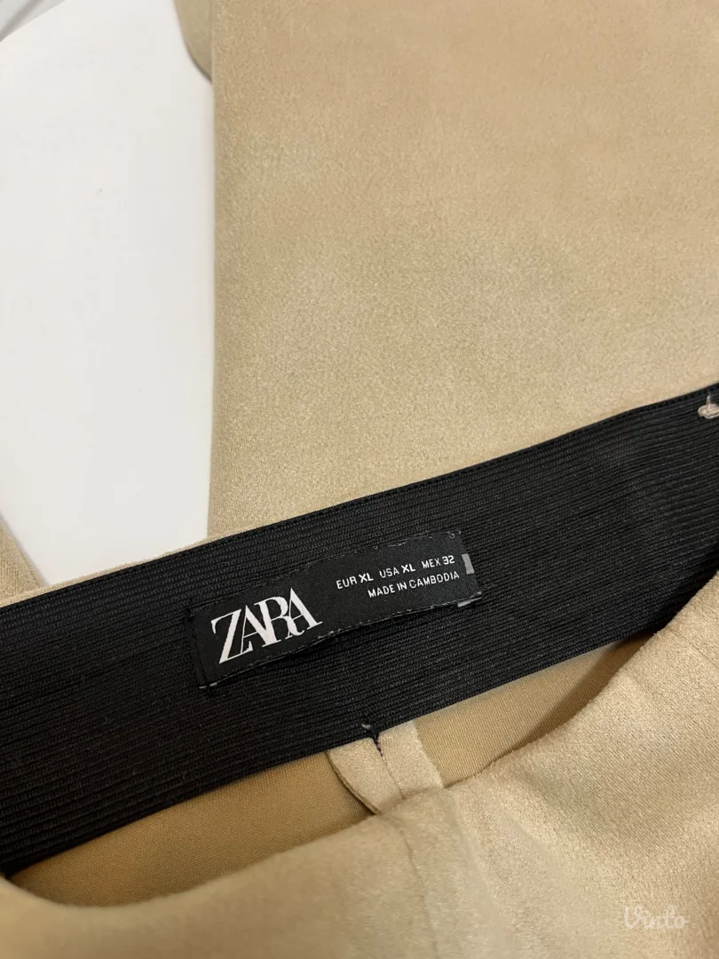 Zara bež pantalone od prevrnute kože