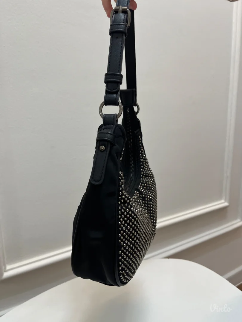 Crna torbica sa cirkonima