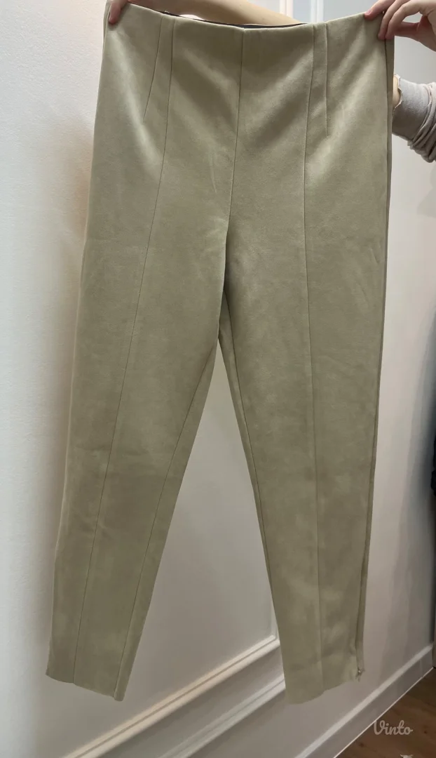 Zara bež pantalone od prevrnute kože