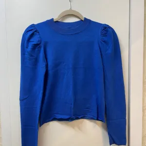 Plava bluzica sa puff naramenicama