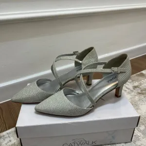 Srebrne štikle-Deichmann X Milica Pavlović