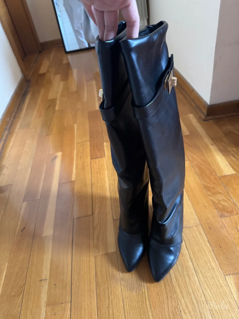 Crne duboke cizme 39br