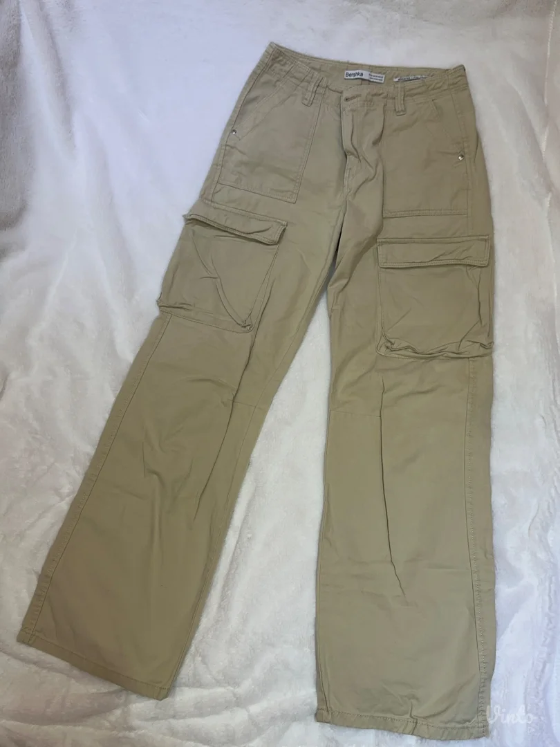 Bershka farmerke pantalone