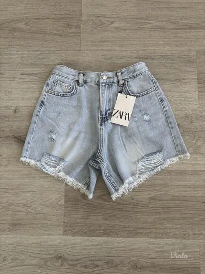 Zara šorts sa etiketom