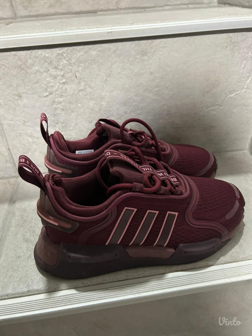 Nove Adidas patike 36.br