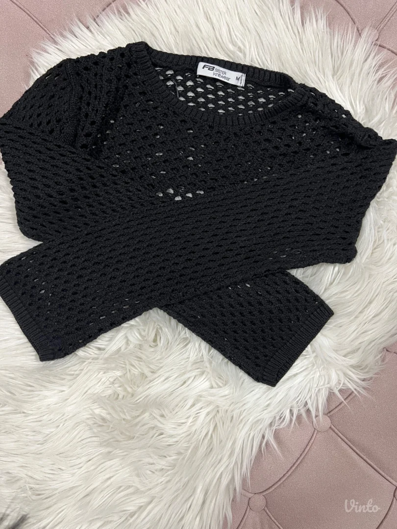 New Yorker crni kratki džemper