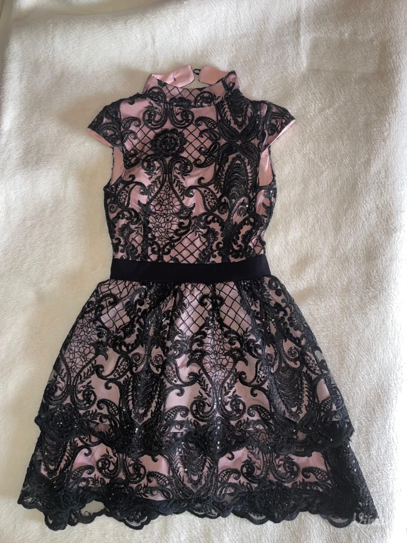 Elegantna cipkana haljina