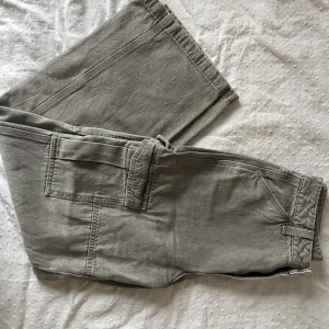H&M cargo pantalone