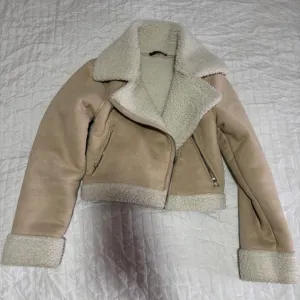 Krem-ženska jaknica