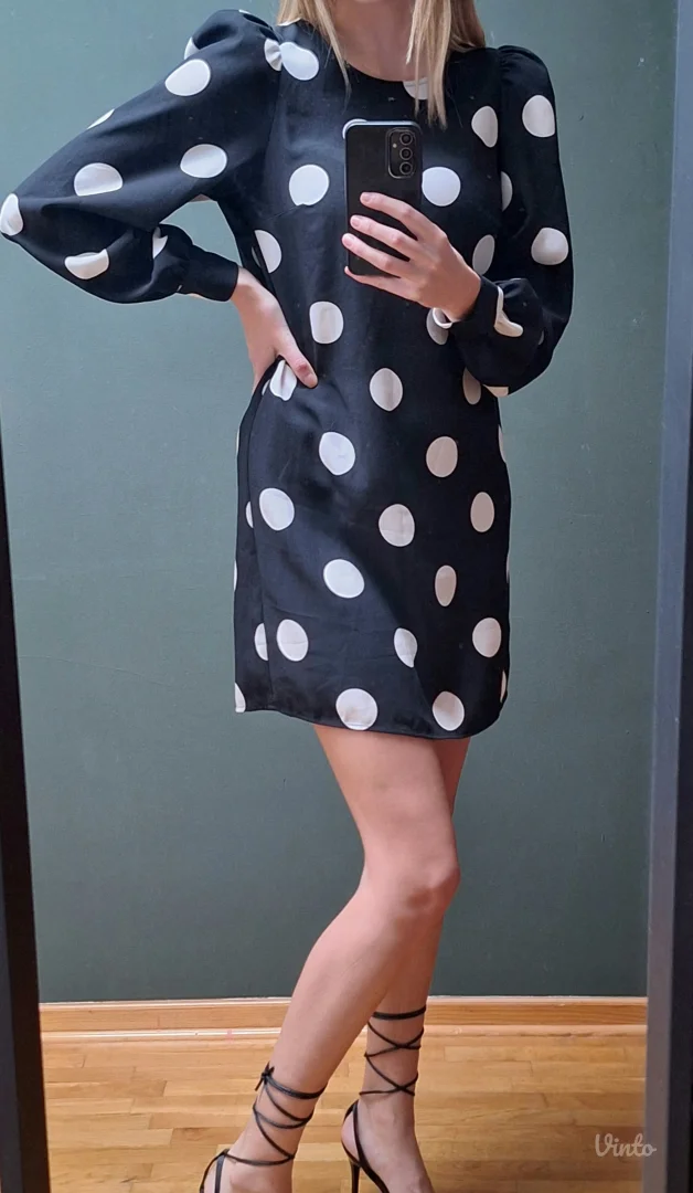 H&M haljina na tufne